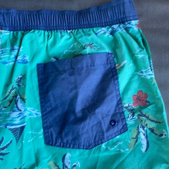 Quiet Storm Hawaiian print Green and Blue bathing suit trunks Mens XL - Picture 6 of 12